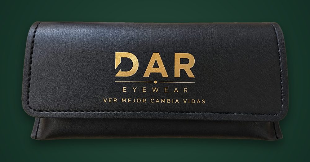 Estuche real de DAR Eyewear